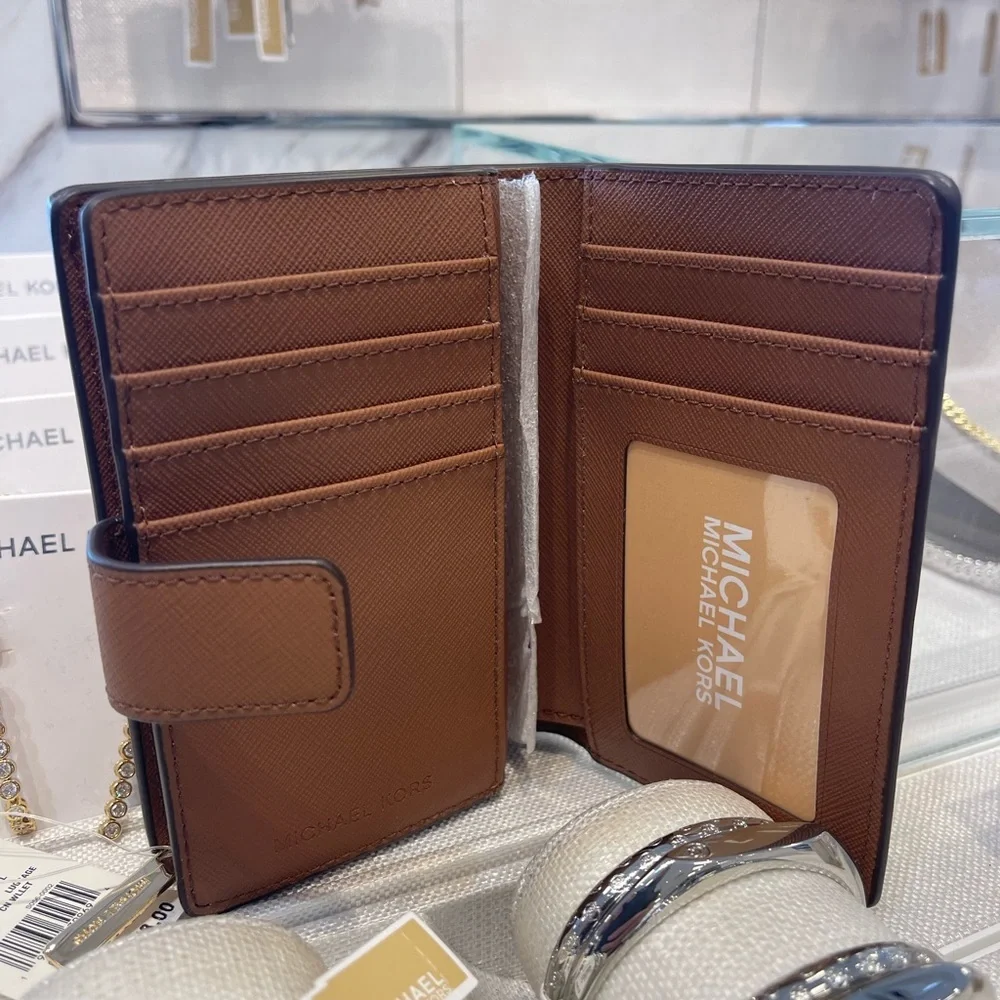 MICHAEL KORS Medium Crossgrain Leather Bifold Wallet ZP CN Luggage NWT